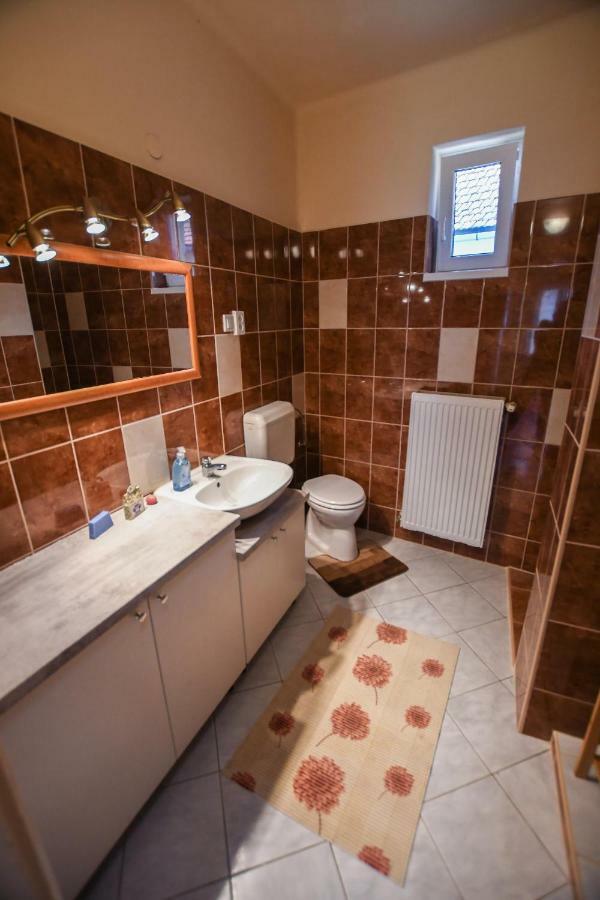 Rozsa Vendeghaz Hotel Токай Екстериор снимка