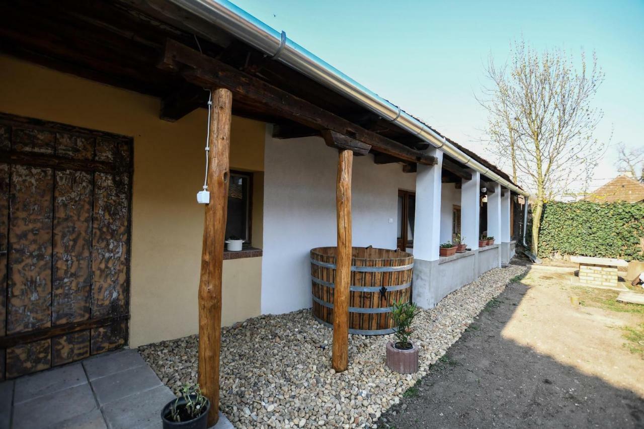 Rozsa Vendeghaz Hotel Токай Екстериор снимка