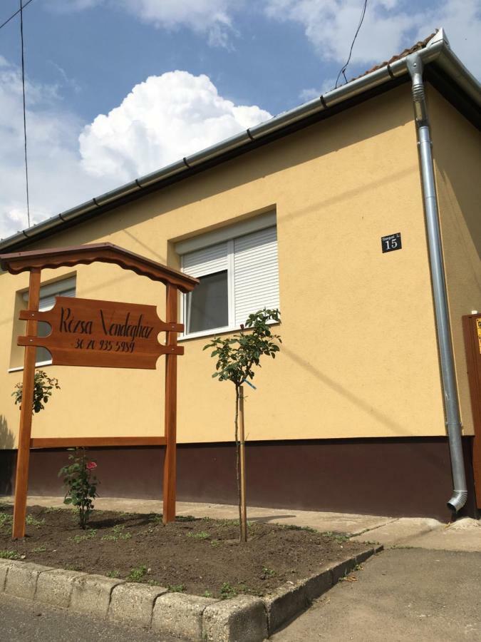 Rozsa Vendeghaz Hotel Токай Екстериор снимка