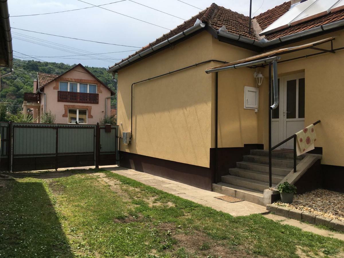 Rozsa Vendeghaz Hotel Токай Екстериор снимка