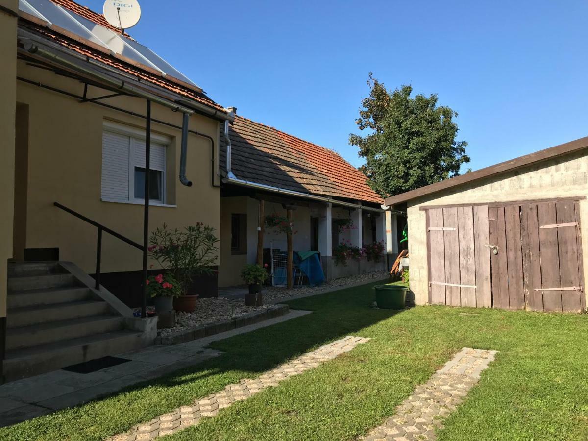 Rozsa Vendeghaz Hotel Токай Екстериор снимка